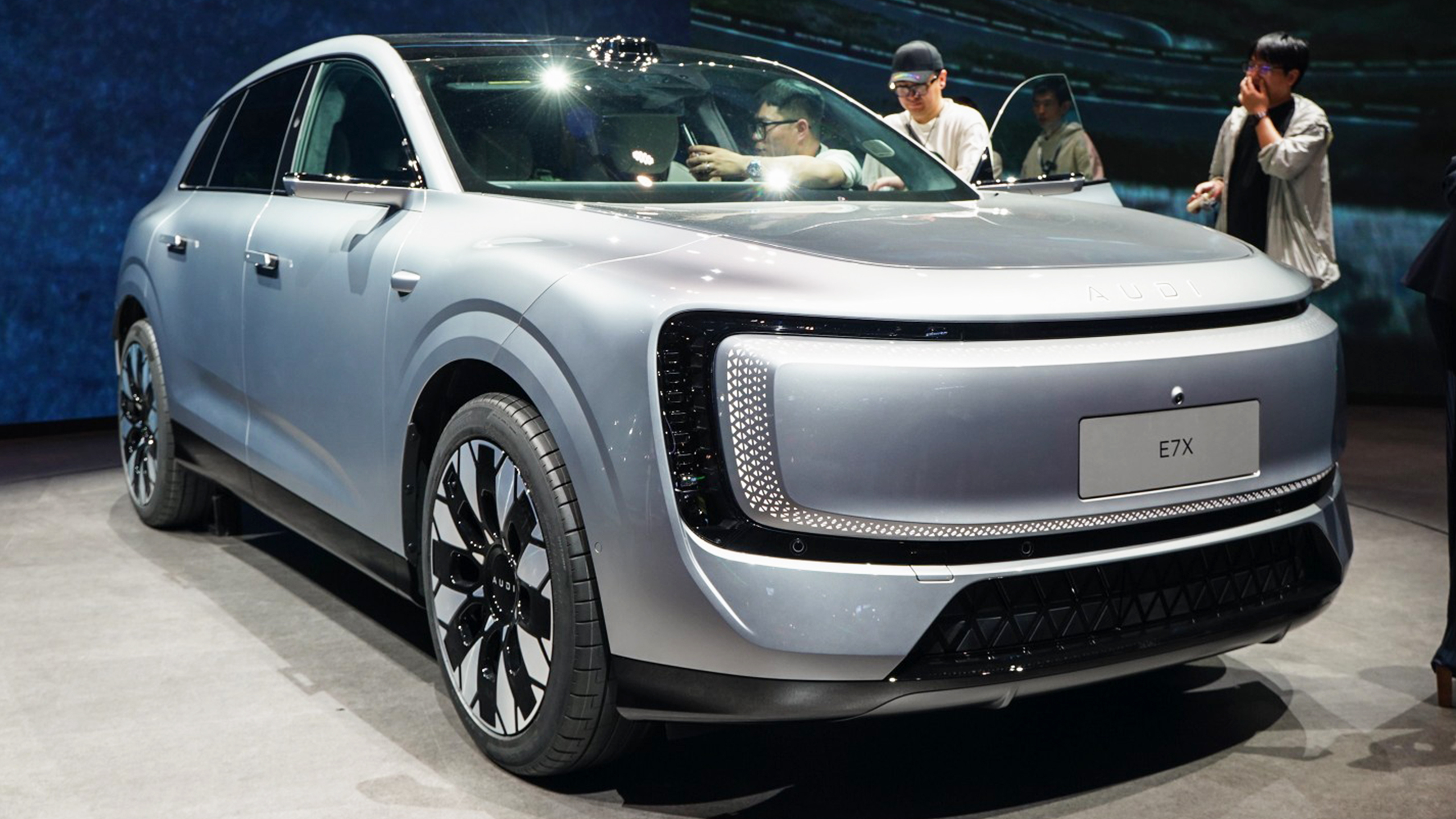 奧迪 E7X 中國上市：尺碼超越 Q7，售價比 Q3 還便宜