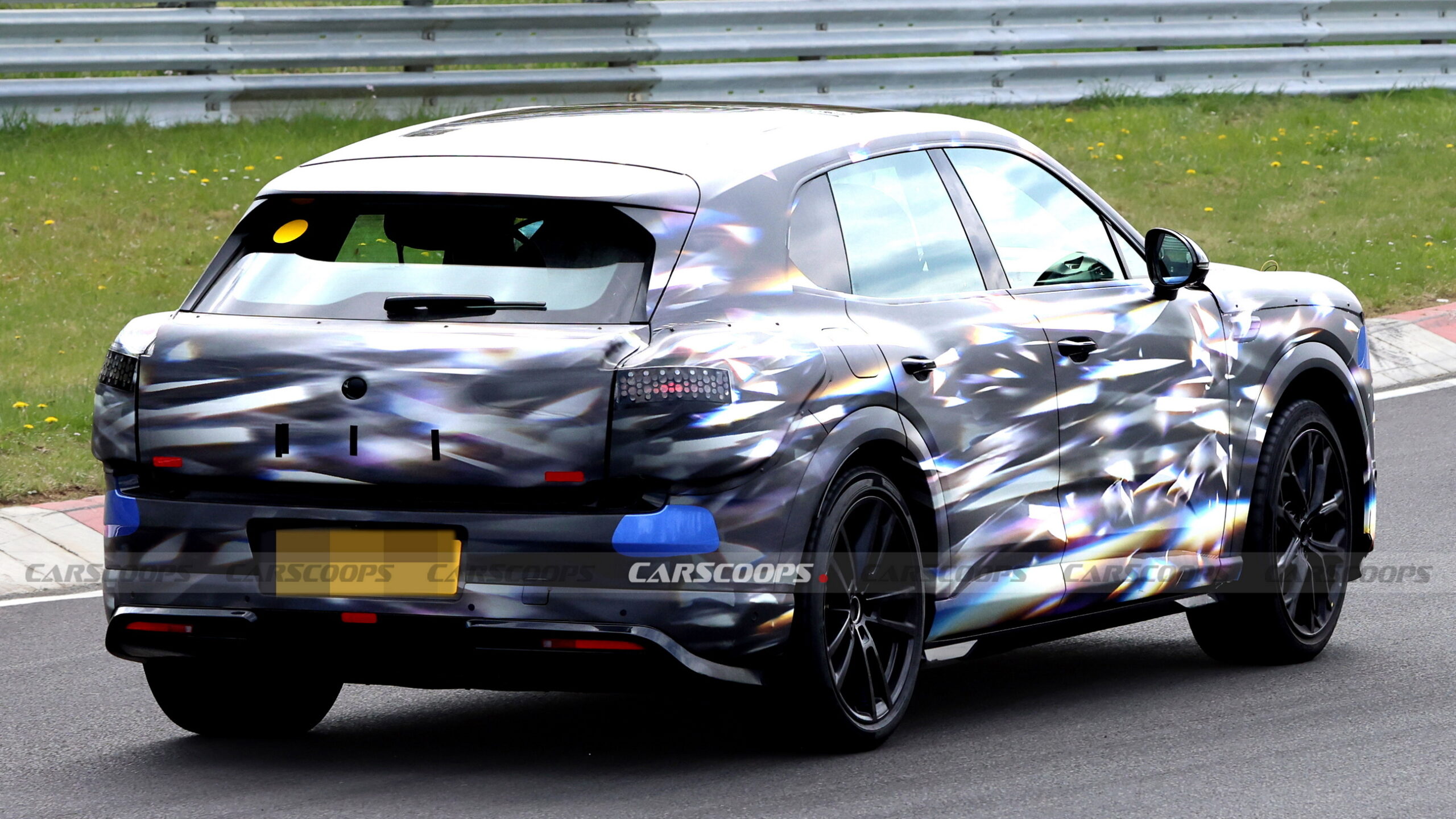 賓利第二款 SUV 可能借鏡保時捷 1156 匹馬力技術
