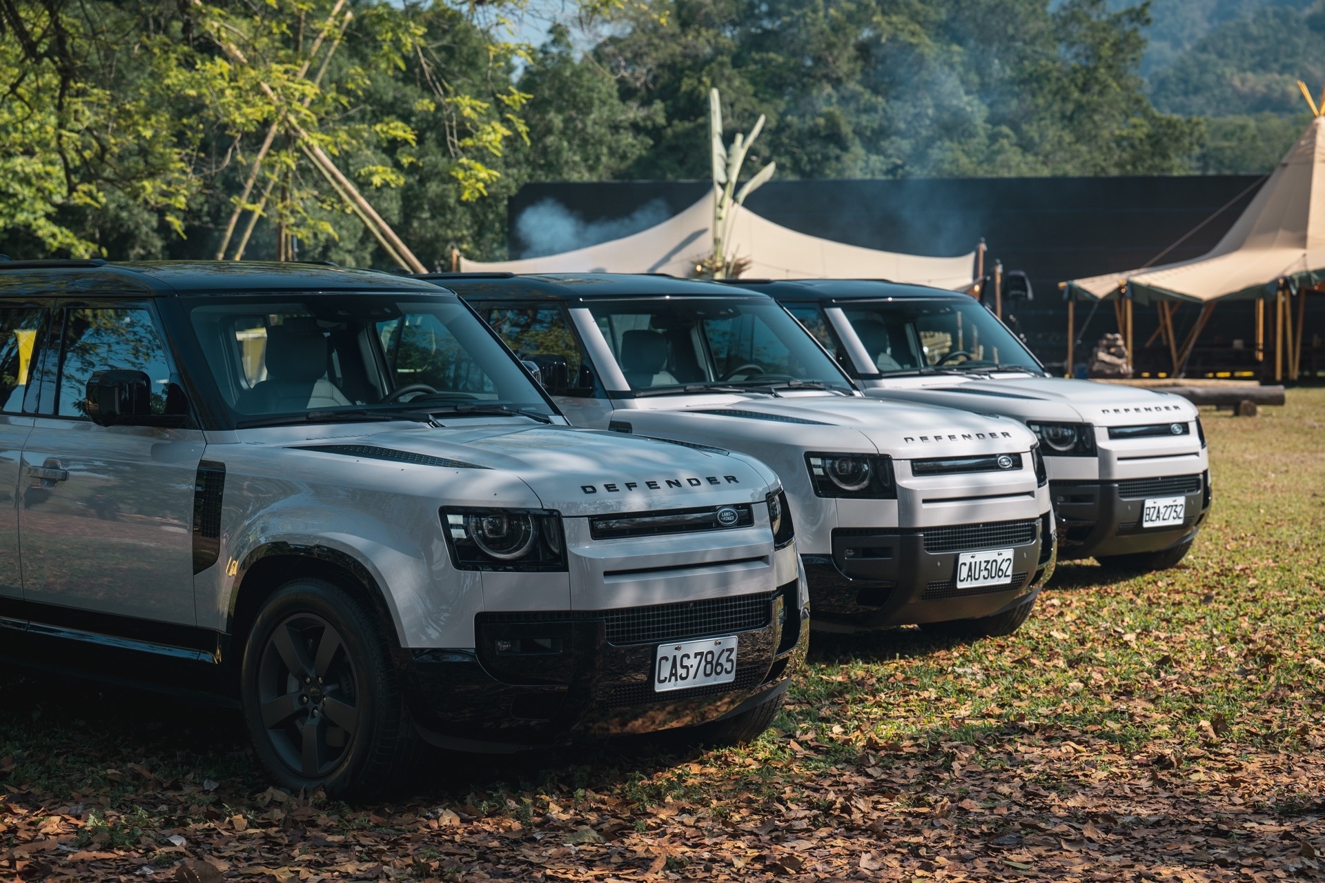2.6 Tons Of Defender Trophy Crossed A Log Bridge We Built Ourselves
