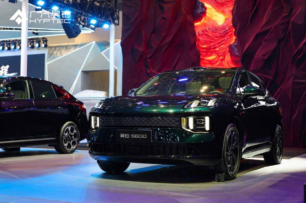  Porsche Built The Macan EV For The World, GAC Built A Bigger One For China