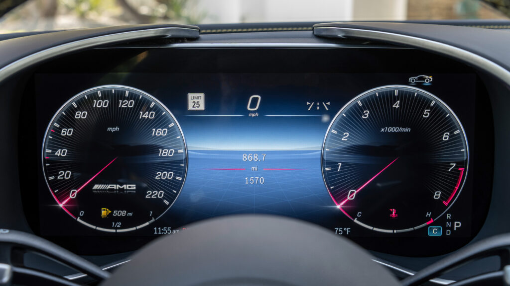 144,000 Mercedes Owners Just Remembered Why Analog Gauges Were So Great