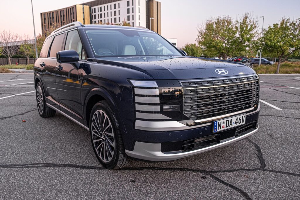  The 2026 Palisade Calligraphy Feels Like A Range Rover Autobiography For Hyundai Money | Review