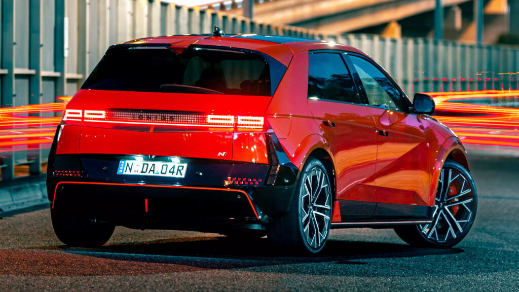  The Brand That Worships Real Gears Loves Hyundai&rsquo;s Fake One
