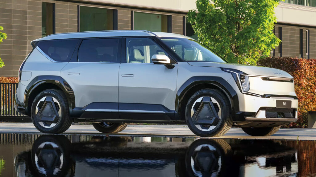 Kia EV9 Owners Are Reporting Battery Failures, And Long Waits For Fixes