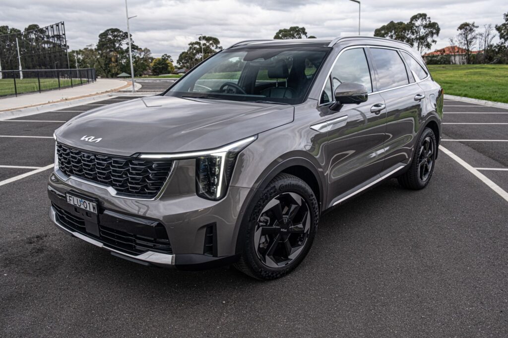  The 2026 Kia Sorento GT-Line PHEV Is Good, But The Diesel Is Better | Review