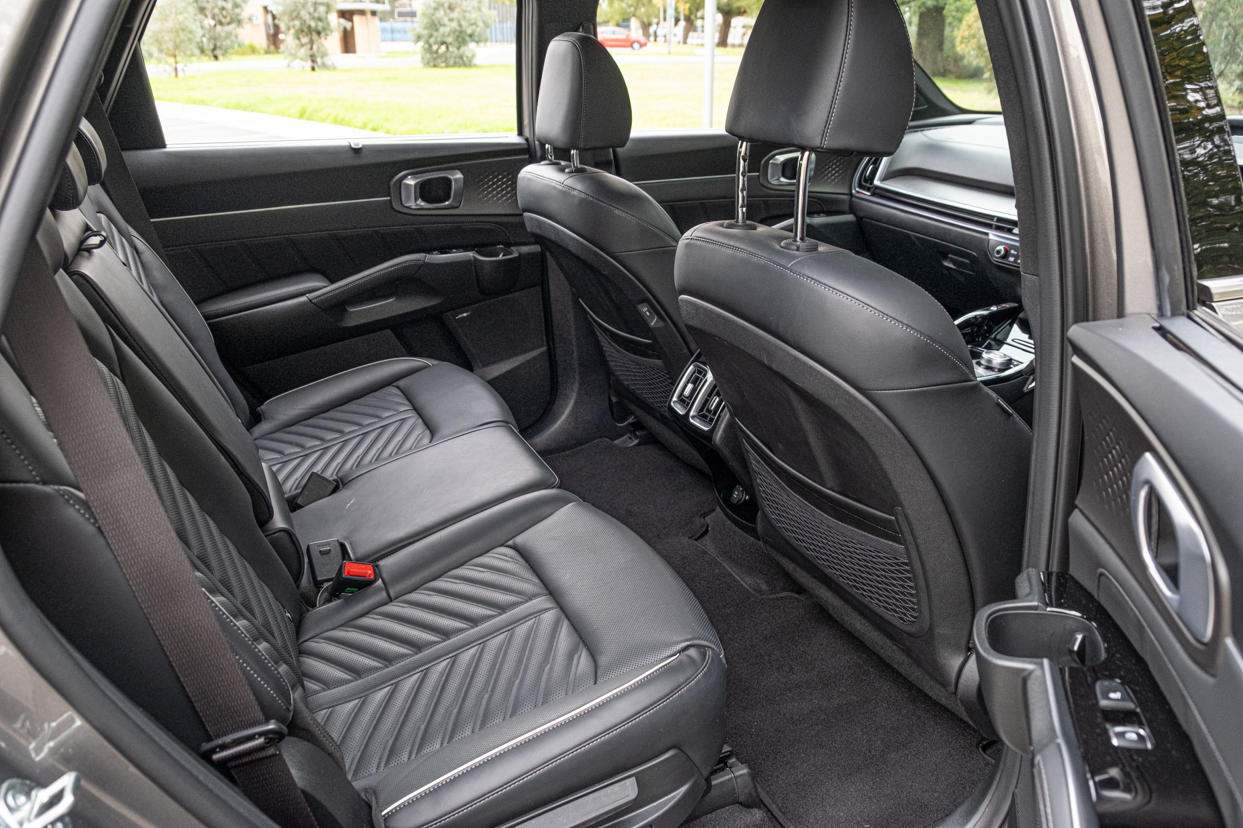 The 2026 Kia Sorento GT-Line PHEV Is Good, But The Diesel Is Better | Review