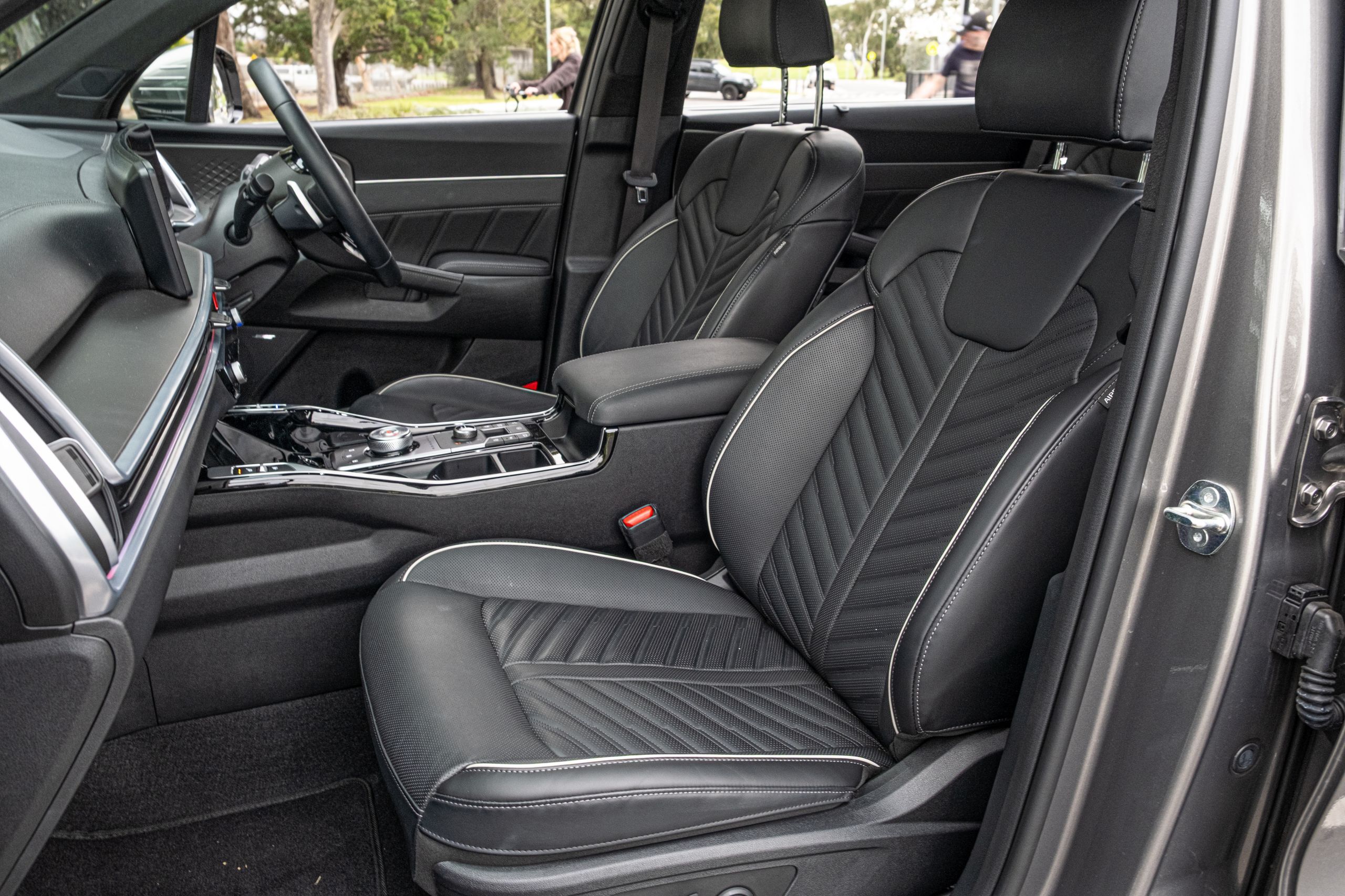 The 2026 Kia Sorento GT-Line PHEV Is Good, But The Diesel Is Better | Review