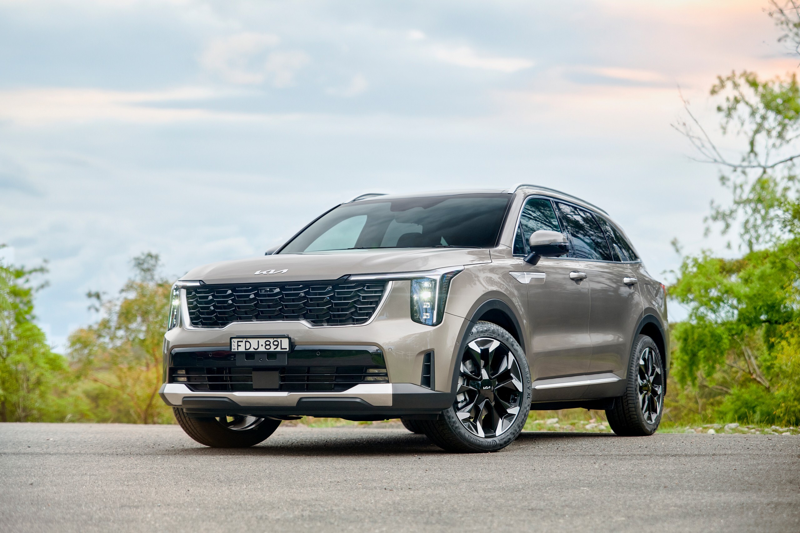 The 2026 Kia Sorento GT-Line PHEV Is Good, But The Diesel Is Better | Review