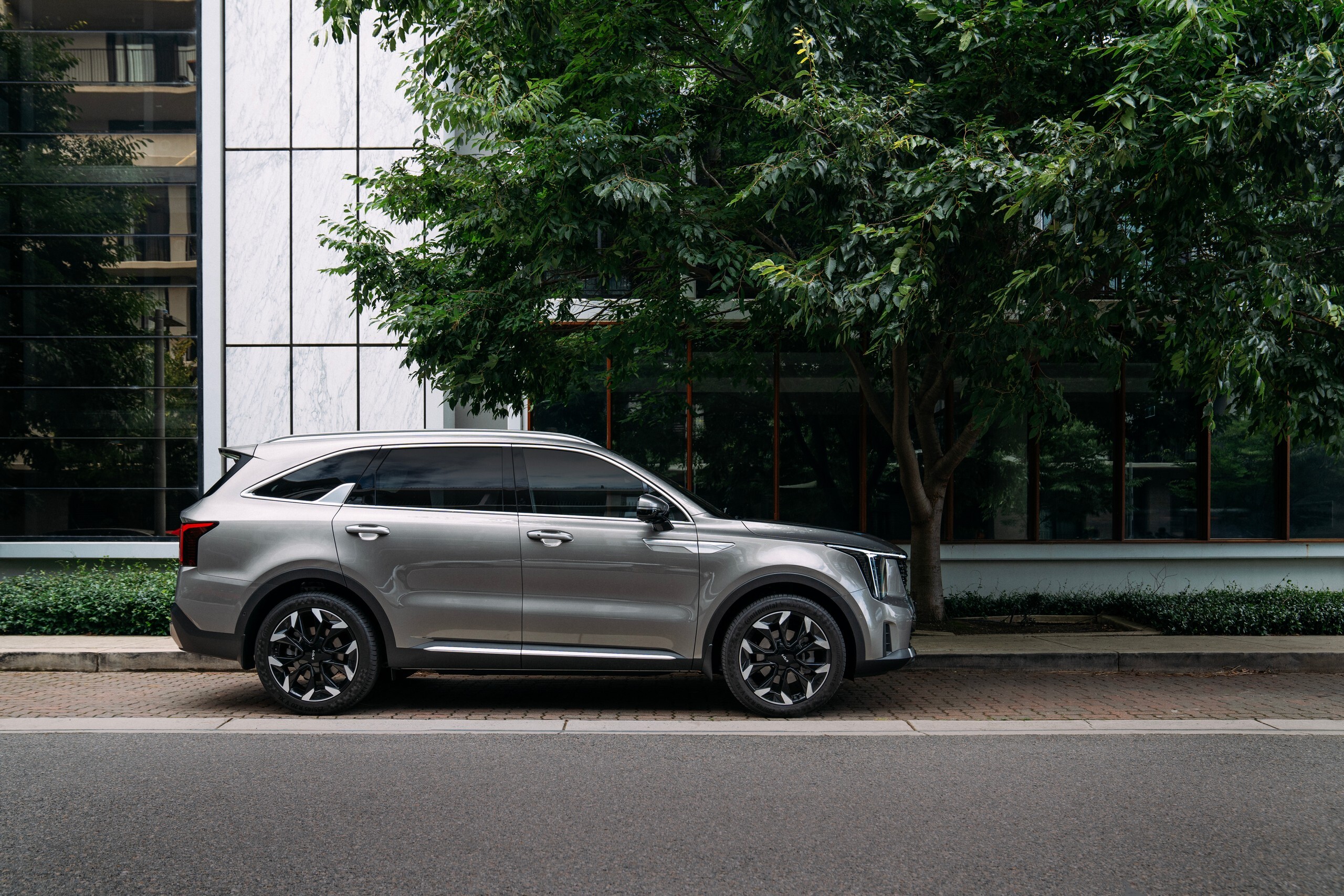 The 2026 Kia Sorento GT-Line PHEV Is Good, But The Diesel Is Better | Review