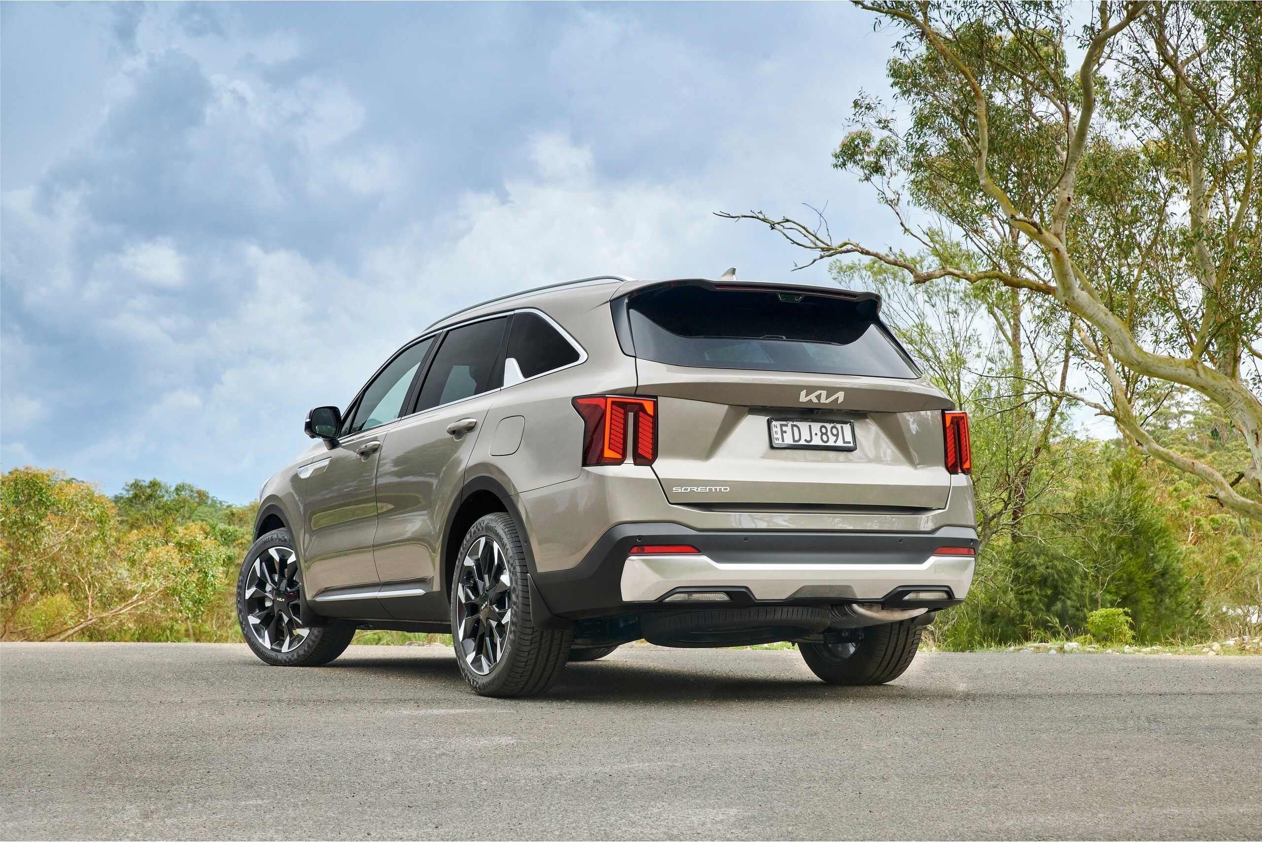 The 2026 Kia Sorento GT-Line PHEV Is Good, But The Diesel Is Better | Review