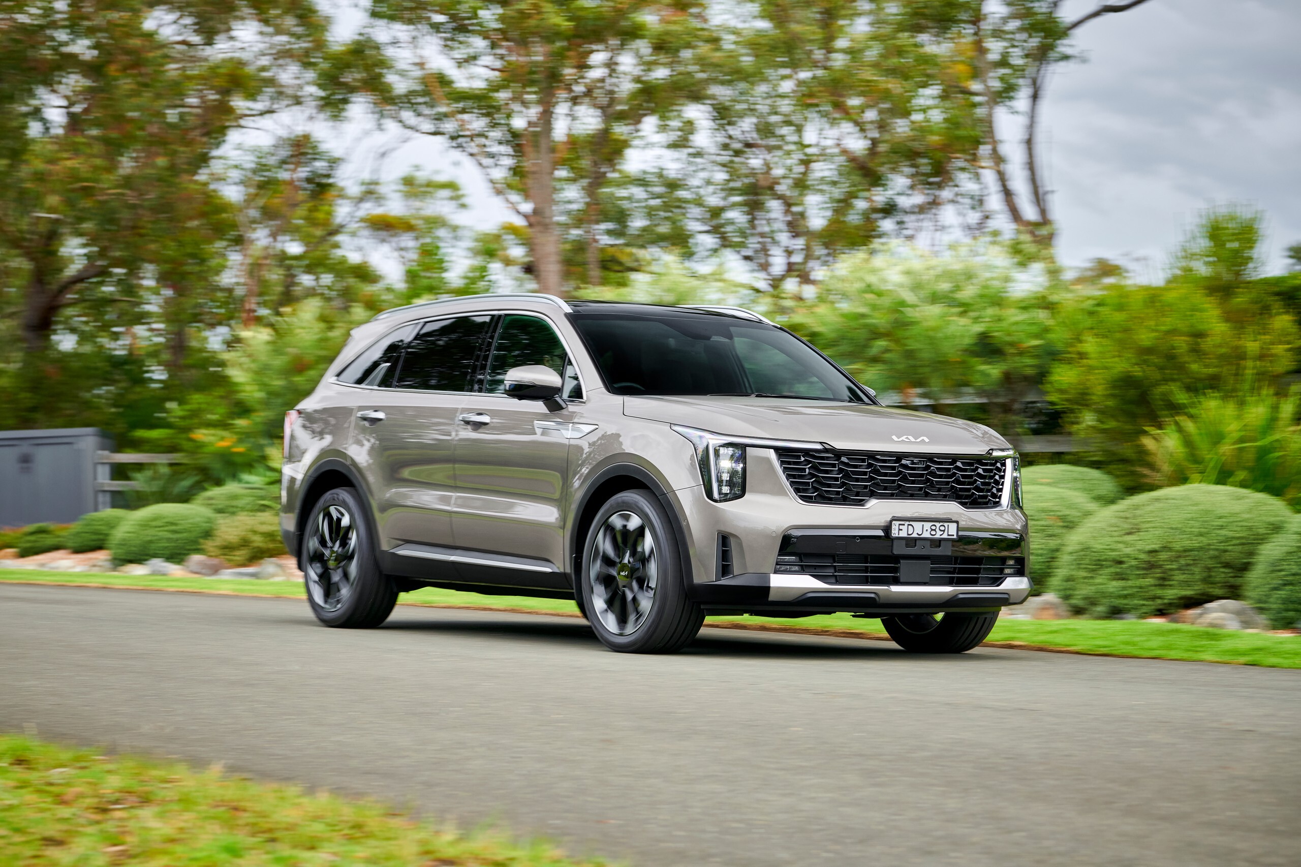 The 2026 Kia Sorento GT-Line PHEV Is Good, But The Diesel Is Better | Review
