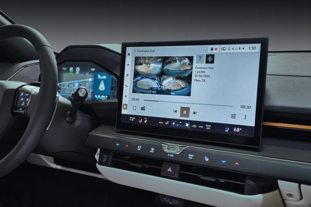  Lexus&rsquo;s New ES Infotainment Acts Like A Tablet, Talks Back In The Gender You Pick