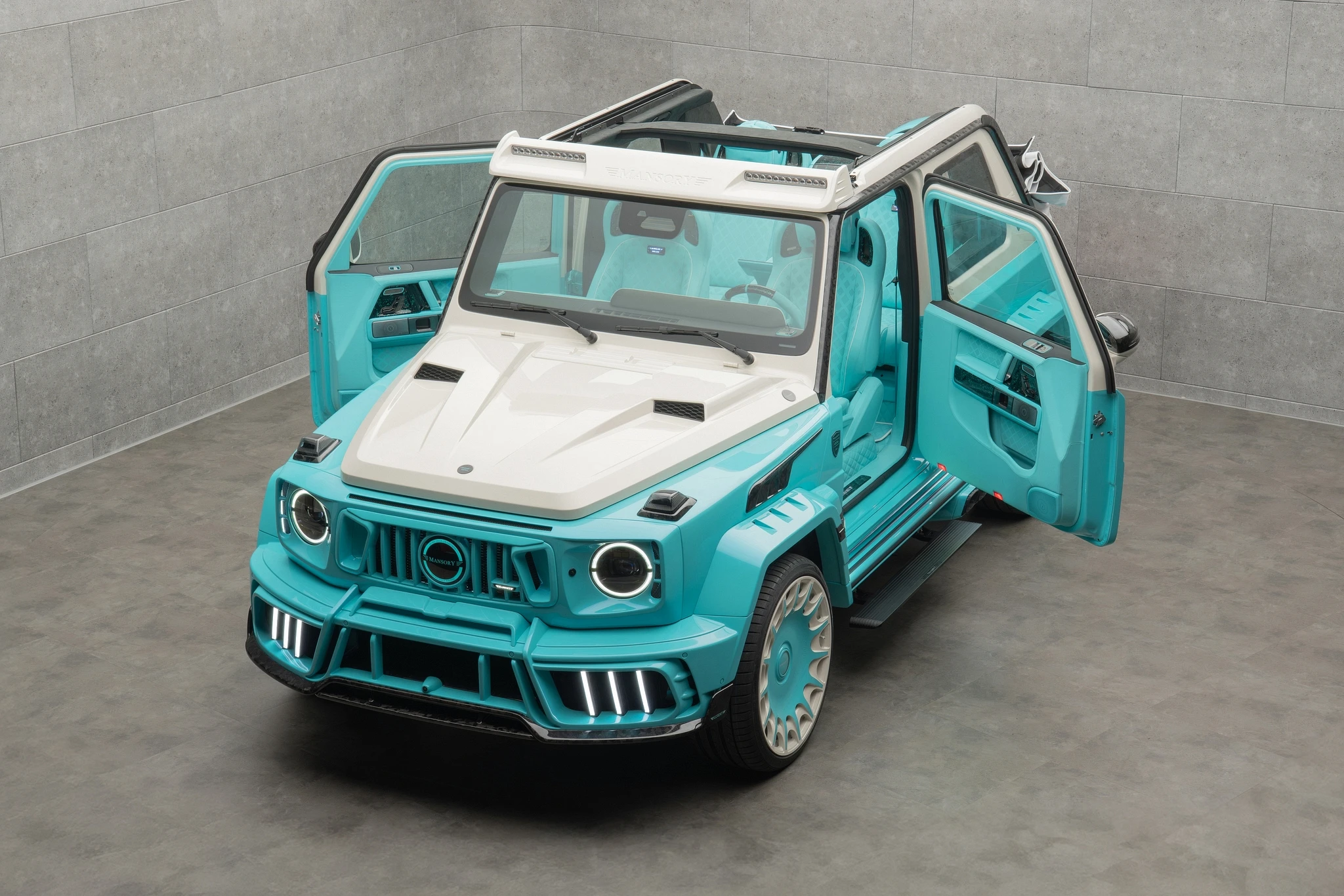 Порізаний G-Wagen від Mansory виглядає як Mercedes, що врізався в акваріум