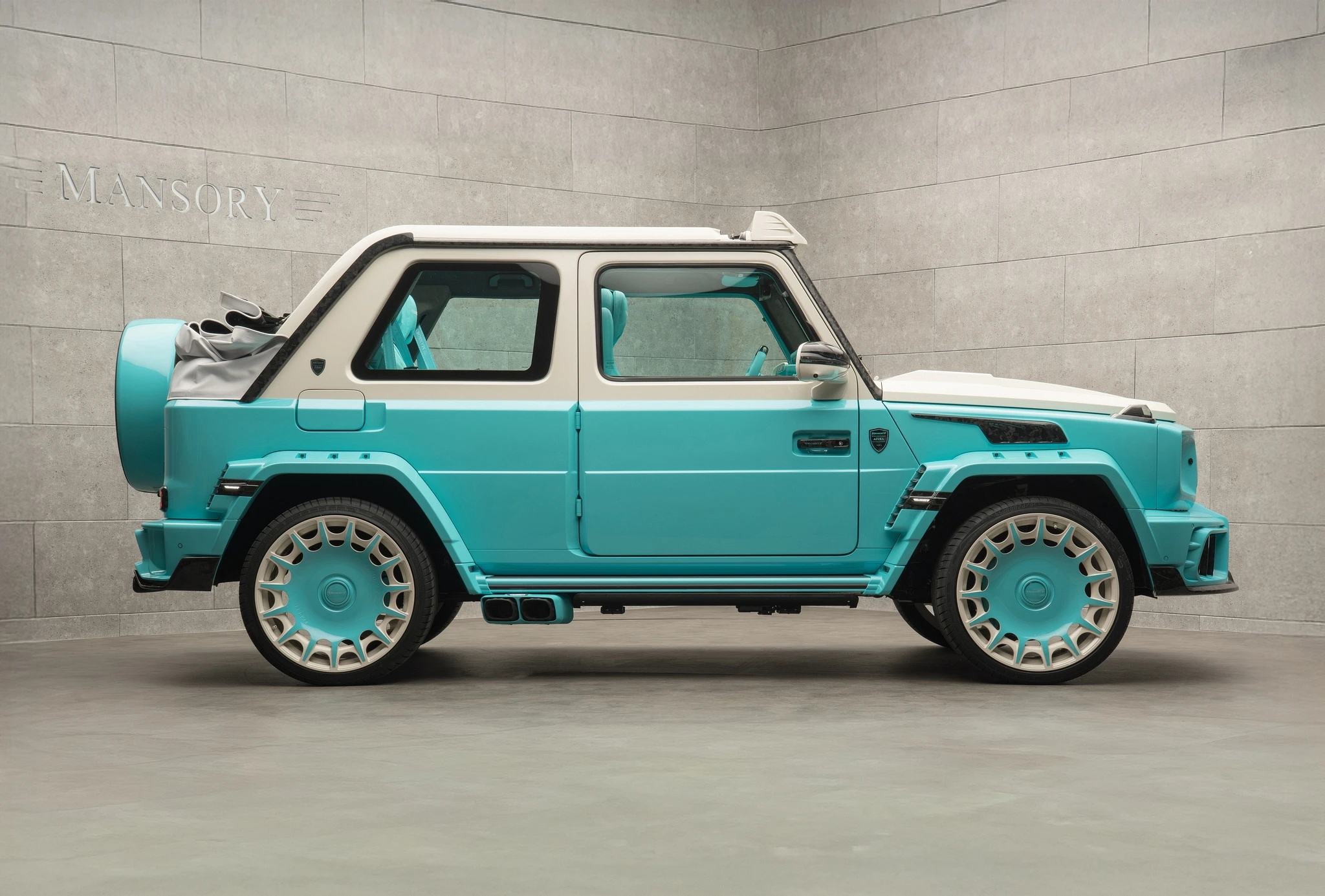 Порізаний G-Wagen від Mansory виглядає як Mercedes, що врізався в акваріум