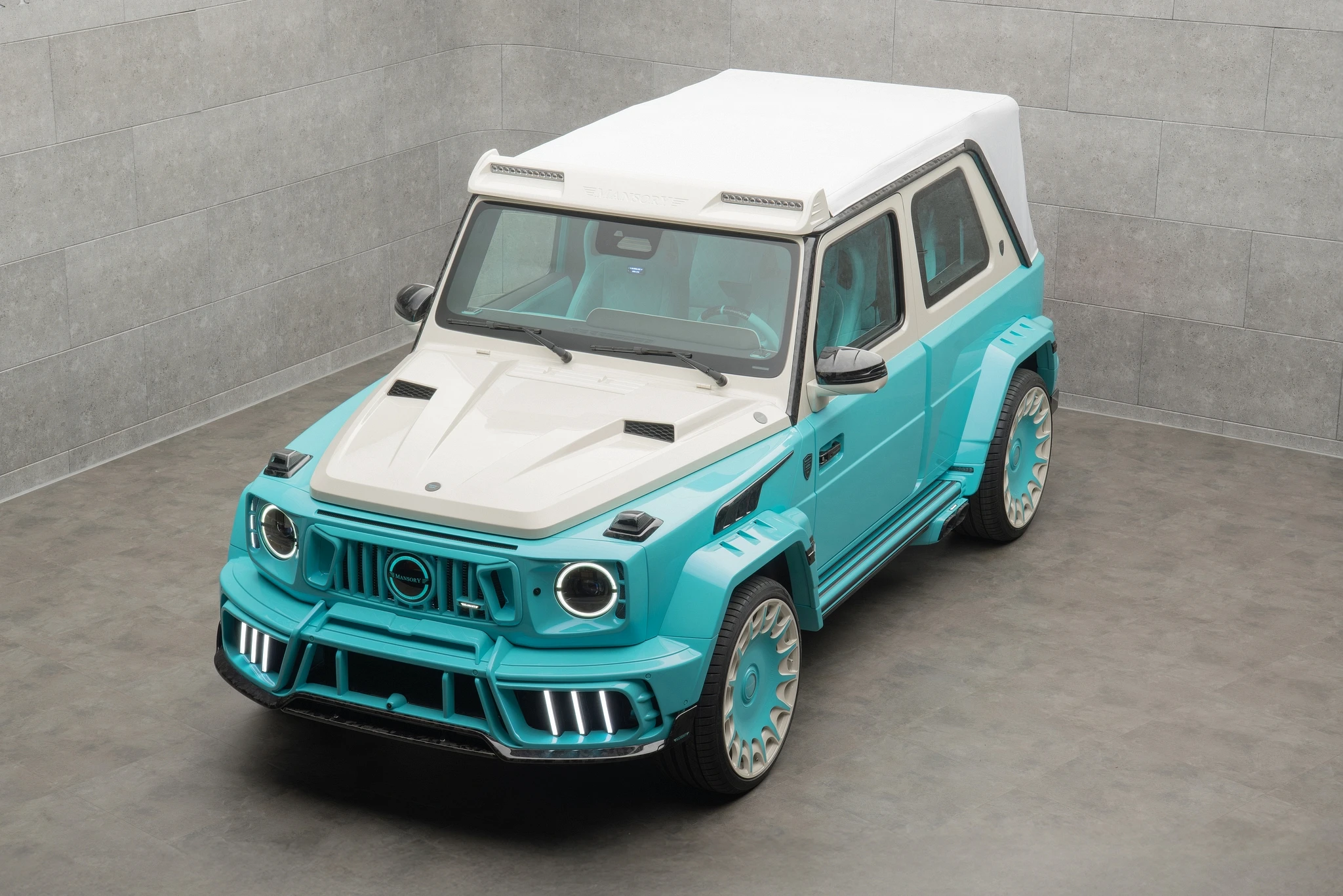 Порізаний G-Wagen від Mansory виглядає як Mercedes, що врізався в акваріум