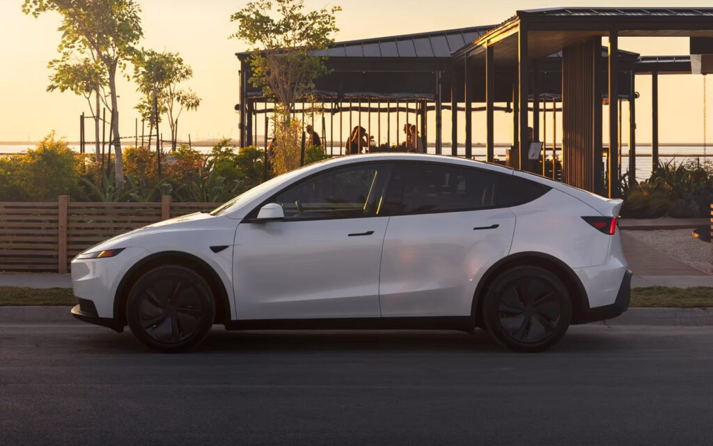  Tesla&rsquo;s Robot Eyes Missed 14,575 Stickers, Sending Every Owner Back To The Dealer