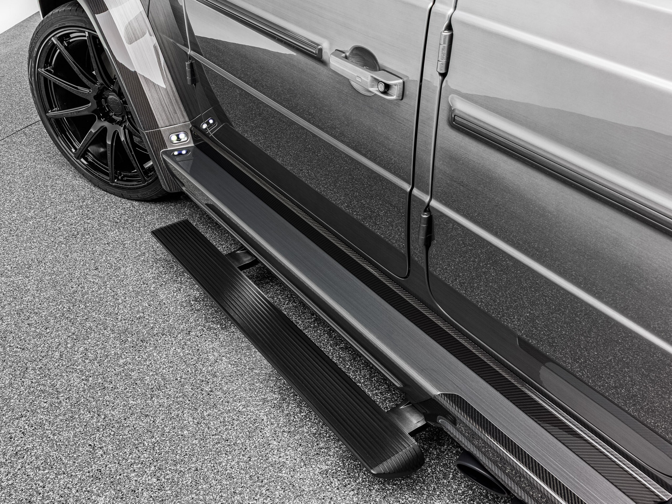 Mercedes G-Wagens Got Boring, So This One Wears Its Paint Like Stainless Steel