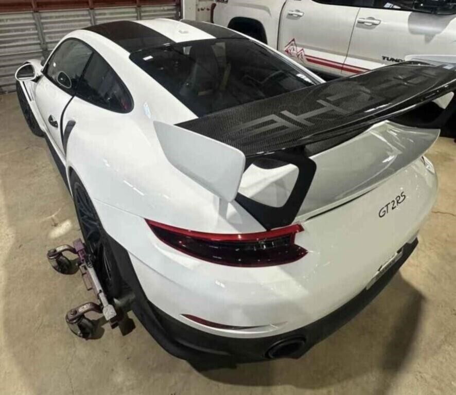 A 25-Mile 2018 Porsche GT2 RS Just Sold For $710,000 And Doesn’t Even Shift Into Gear