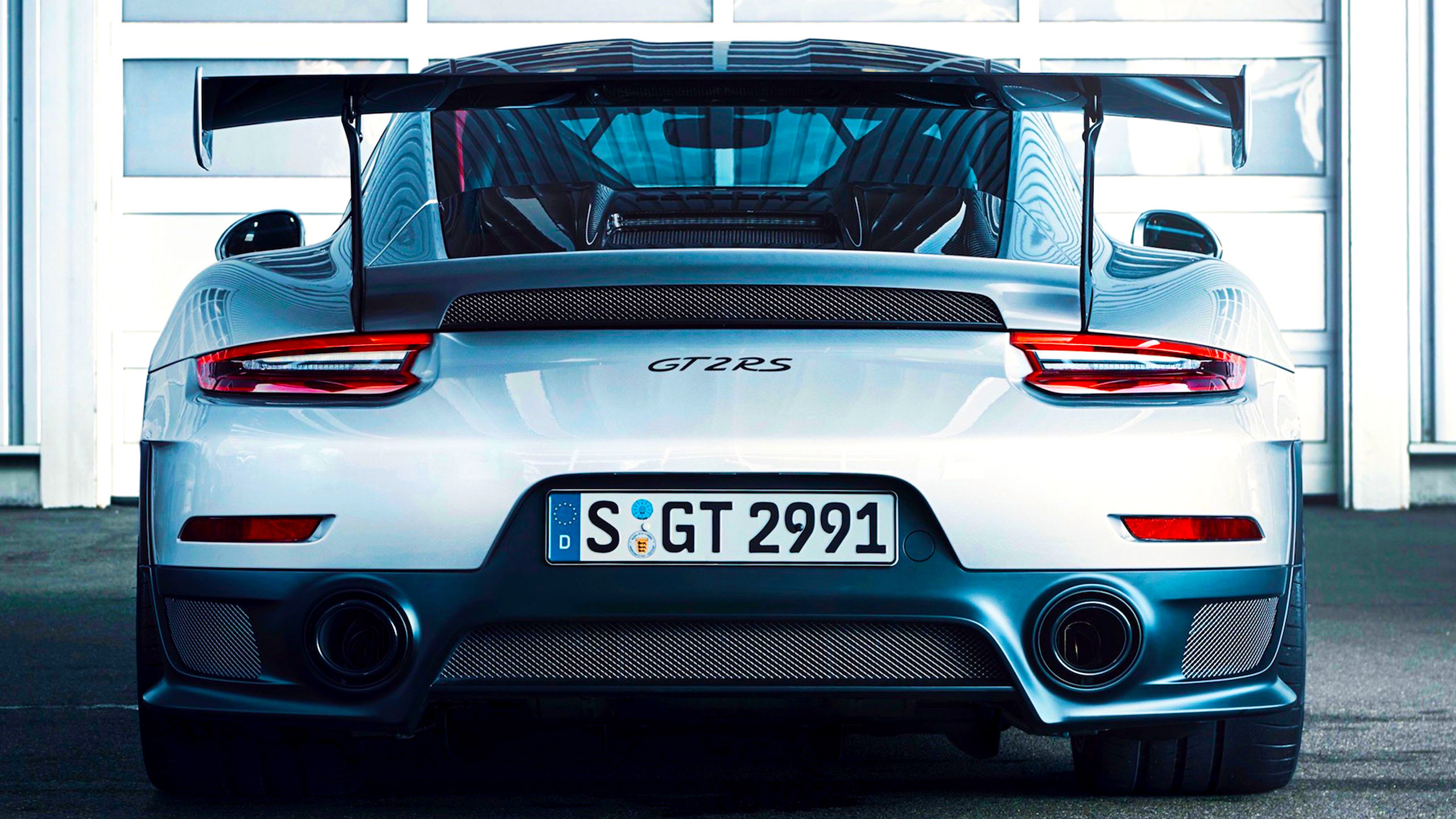A 25-Mile 2018 Porsche GT2 RS Just Sold For $710,000 And Doesn’t Even Shift Into Gear