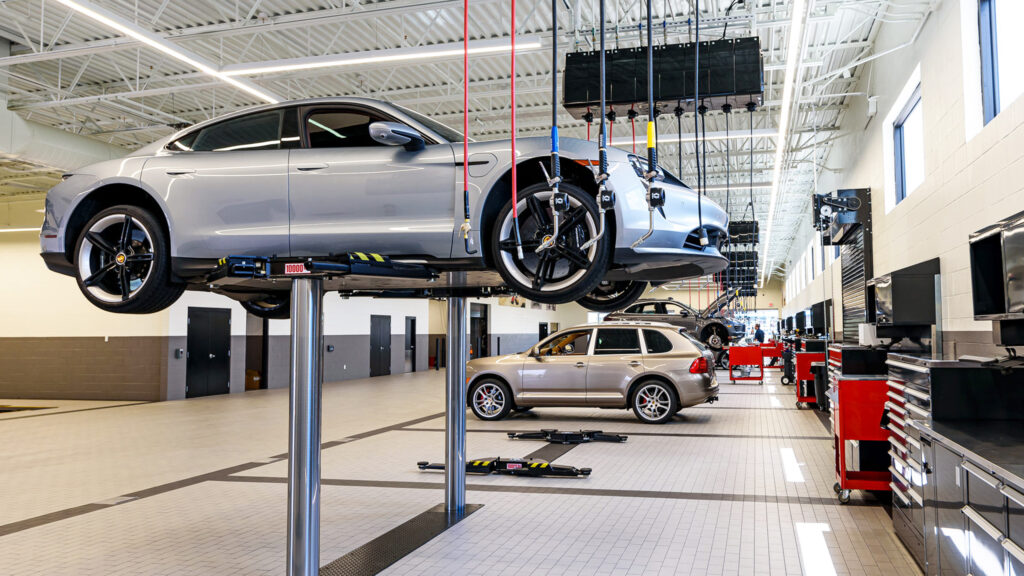 Сервісний центр Porsche