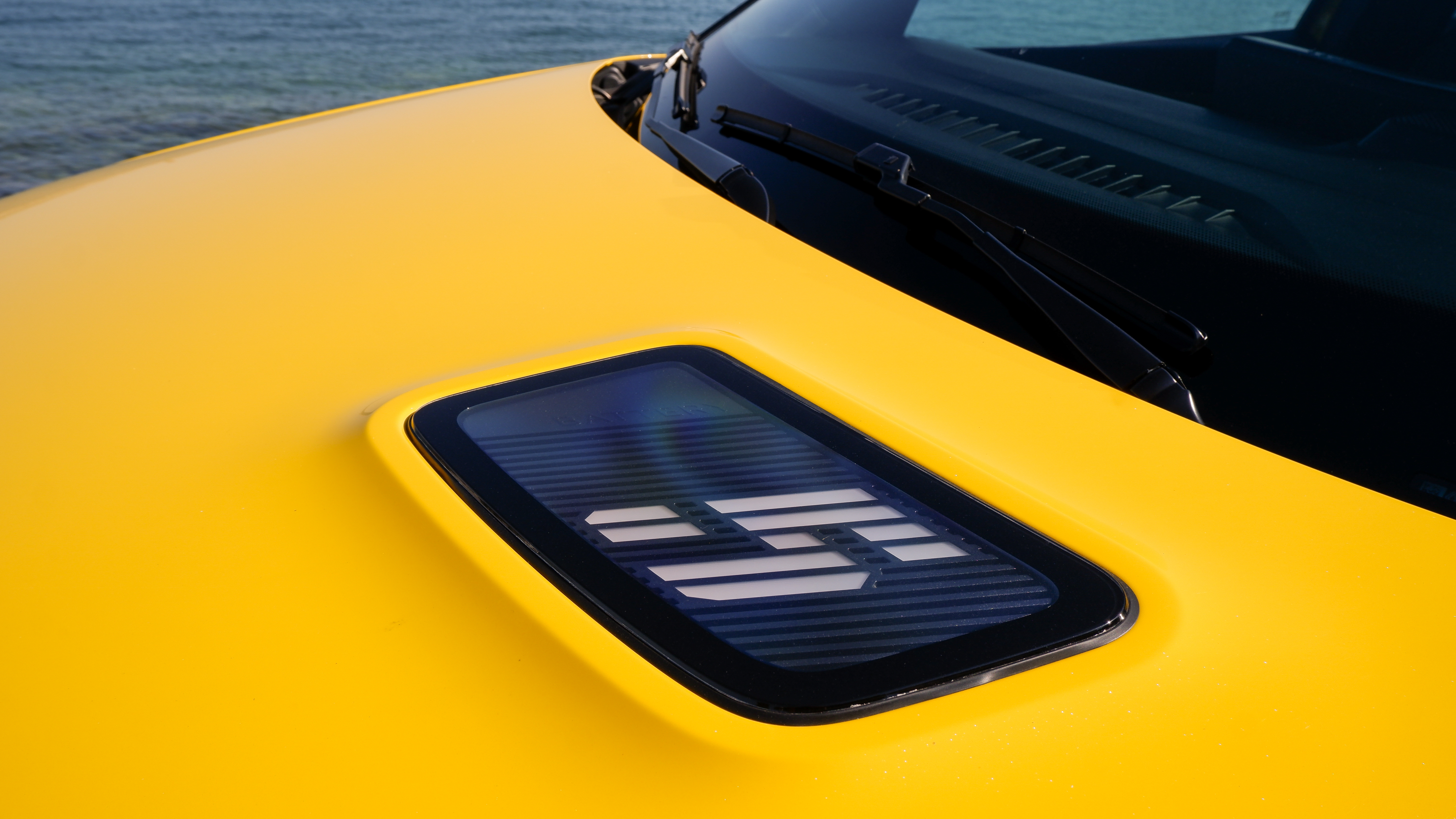 Чому американцям ніколи не дістанеться веселий Renault 5 E-Tech 2026 року — огляд