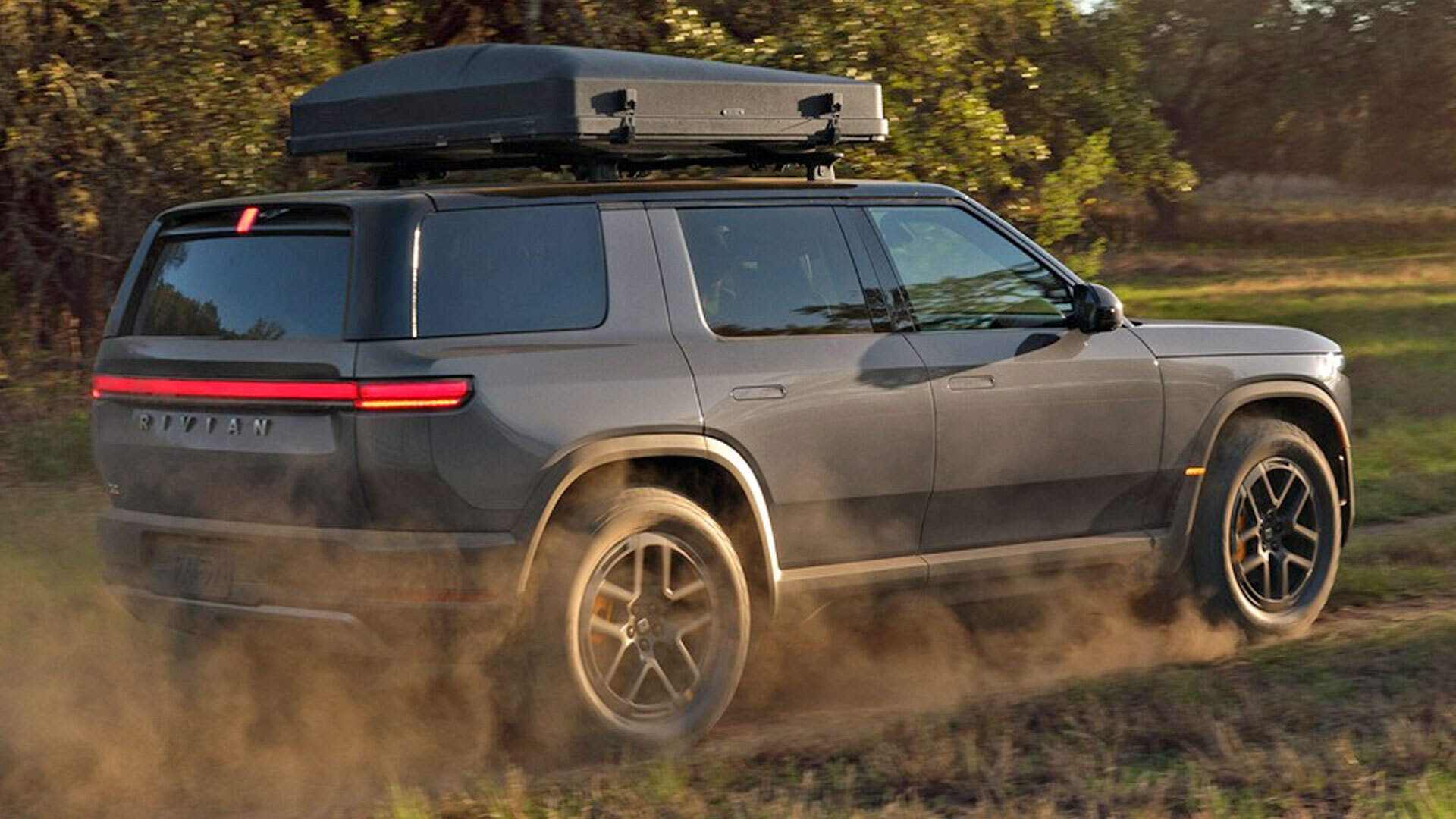 Rivian R2 選配器上線，備胎售價 755 美元