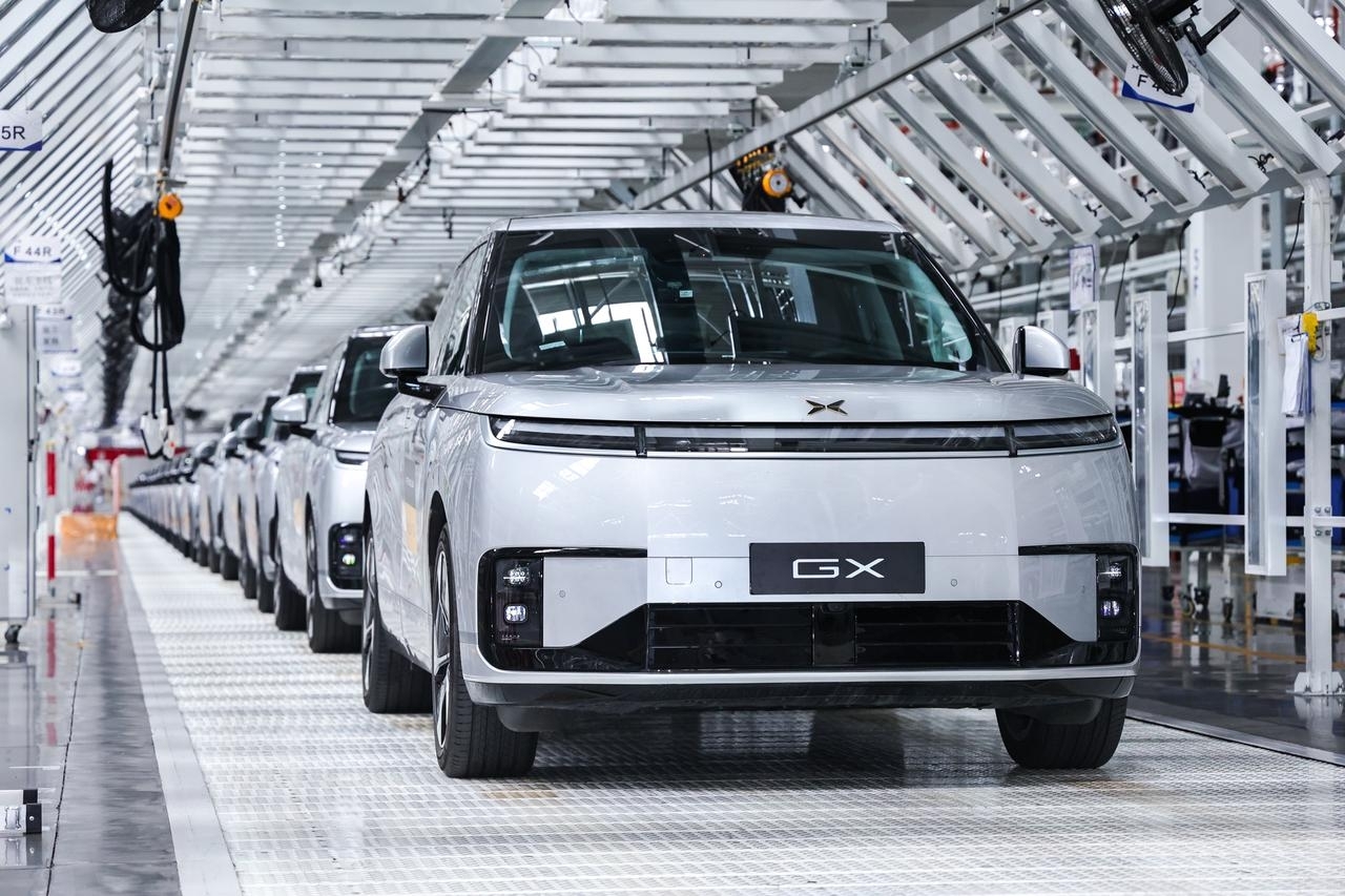 Tesla’s Still Testing Its Vision-Only Robotaxi, Xpeng Just Started Building One
