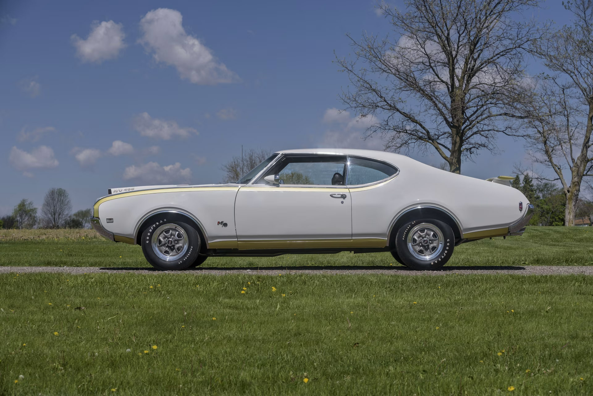 1969 Hurst/Olds дойде с скоростен лост „Неговият и нейният“ – и това означаваше точно това, което си мислехте