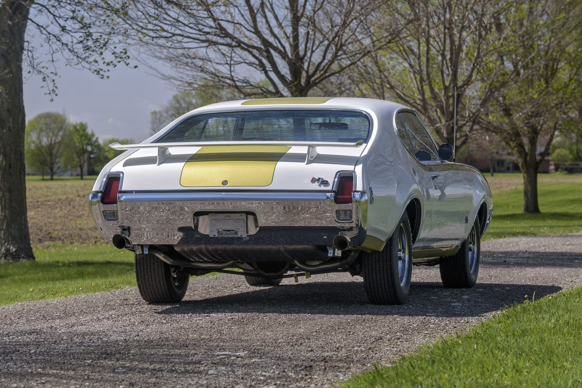 1969 Hurst/Olds дойде с скоростен лост „Неговият и нейният“ – и това означаваше точно това, което си мислехте