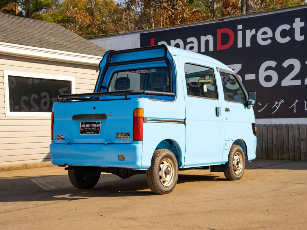  Daihatsu’s $12,950 Kei Van Is Also A Crew-Cab Pickup With A 34-Inch Bed