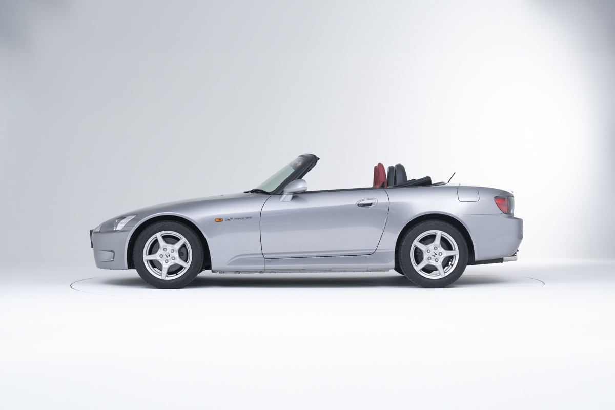 A 679-Mile 2000 Honda S2000 Was Hiding In A Barn