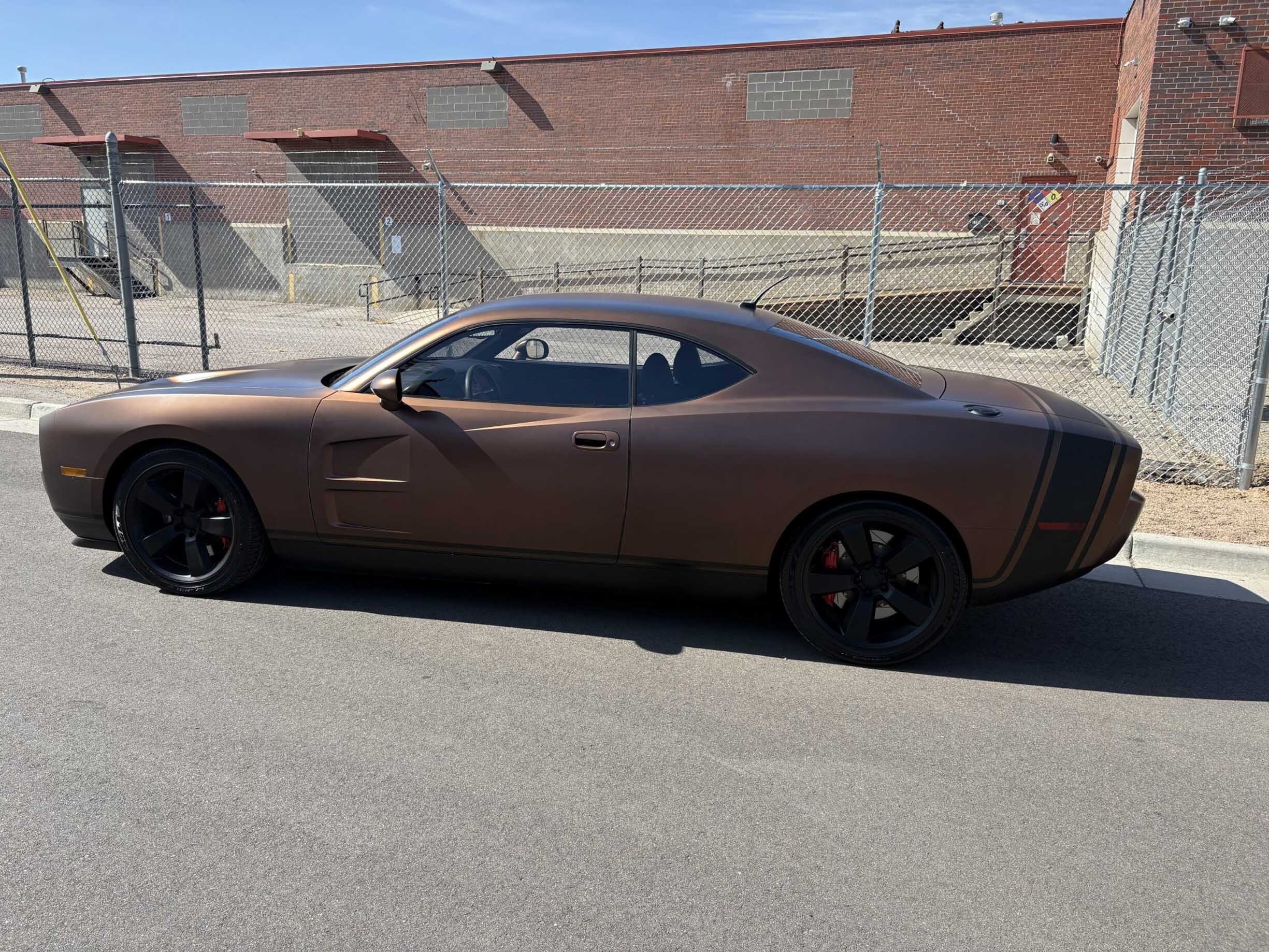 Dodge Charger SRT8 был четырехдверным. В этом единственном экземпляре их два.