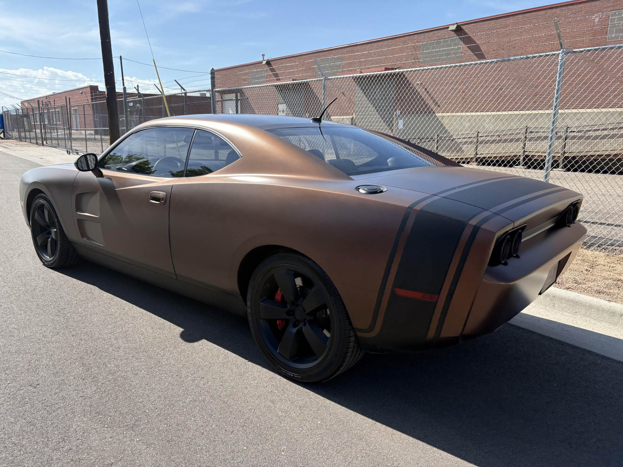 Dodge Charger SRT8 был четырехдверным. В этом единственном экземпляре их два.
