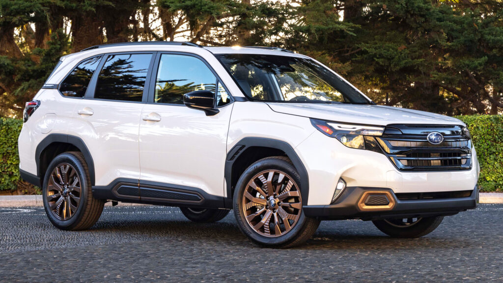  Subaru Warns New Forester Owners Their Sunroof Could Fly Off Mid-Drive