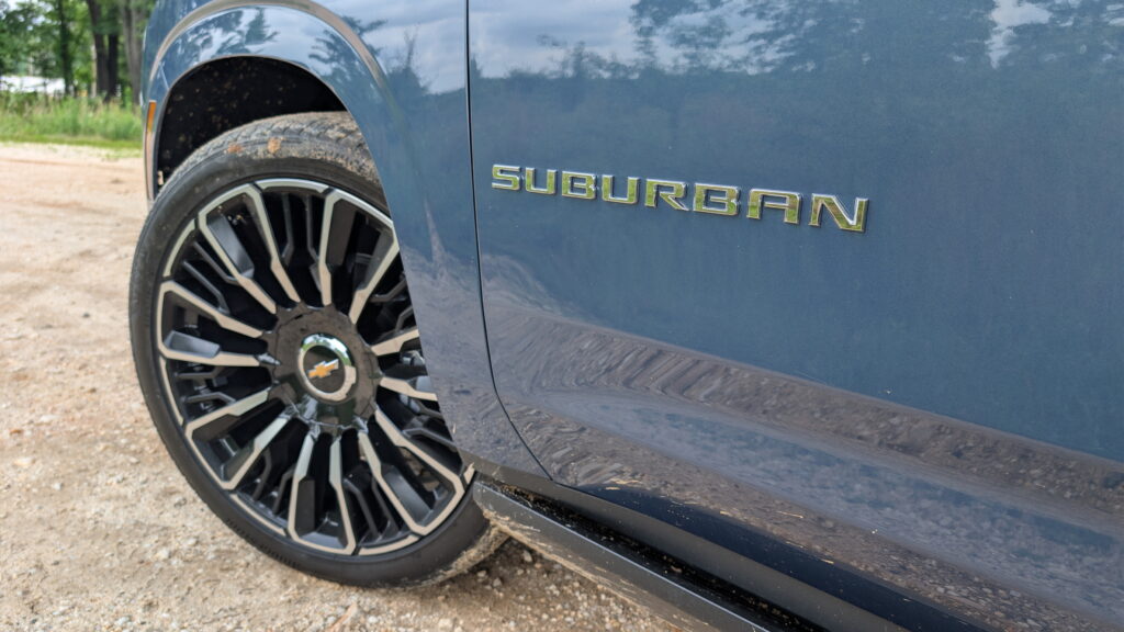  The 2026 Chevy Suburban&rsquo;s Best Seat Isn&rsquo;t The One You&rsquo;re Paying $101K To Drive From | Review