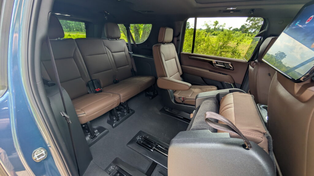  The 2026 Chevy Suburban&rsquo;s Best Seat Isn&rsquo;t The One You&rsquo;re Paying $101K To Drive From | Review