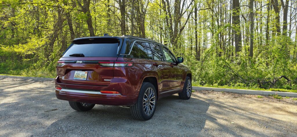  Jeep Gave The 2026 Grand Cherokee A Smaller Engine, But Kept The Best Stuff Intact | Review