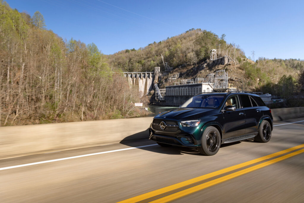  The Telluride&rsquo;s Seat Belt Locks Up, Mercedes&rsquo; Comes Loose, Both Get Recalled