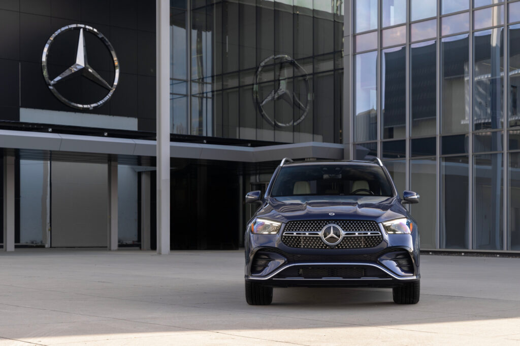  The Telluride&rsquo;s Seat Belt Locks Up, Mercedes&rsquo; Comes Loose, Both Get Recalled