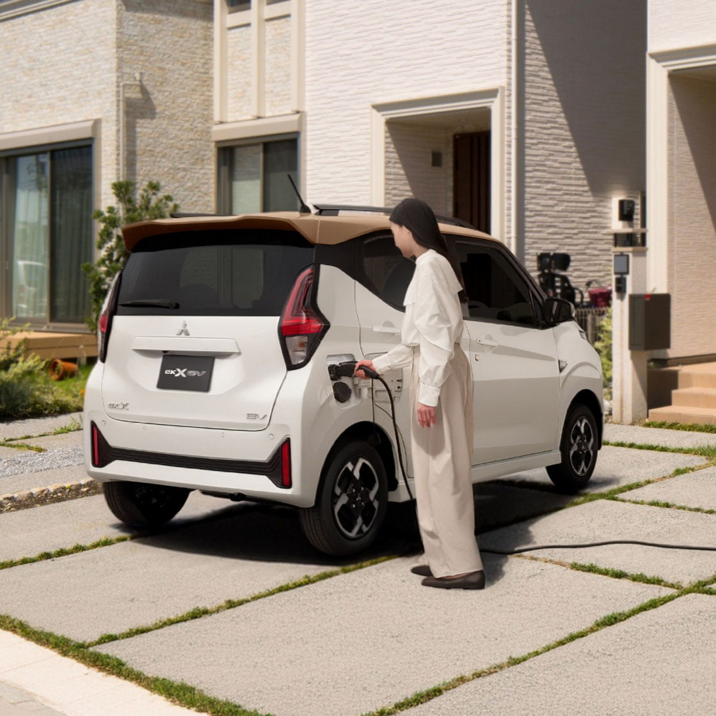 Mitsubishi’s $11,700 Kei Car Is A Backup Generator That Happens To Drive