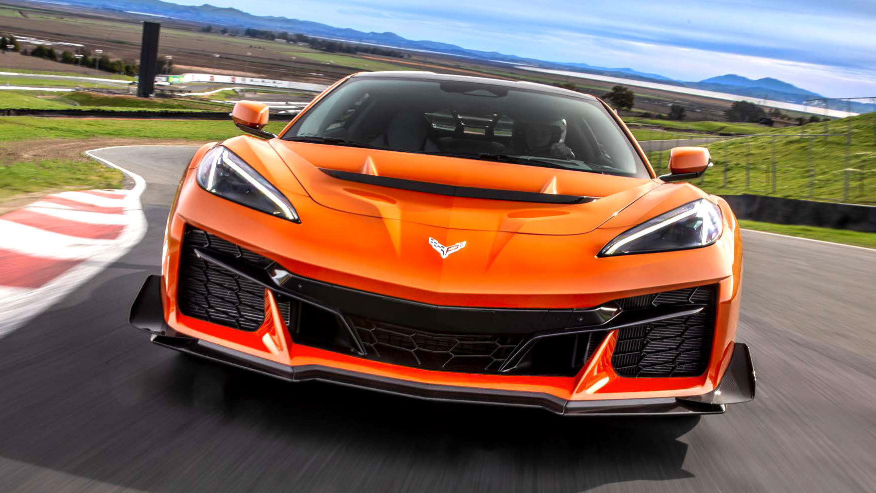 雪佛蘭 Corvette ZR1X 實測加速驚人，1.8 秒破百，完勝 Bugatti Chiron