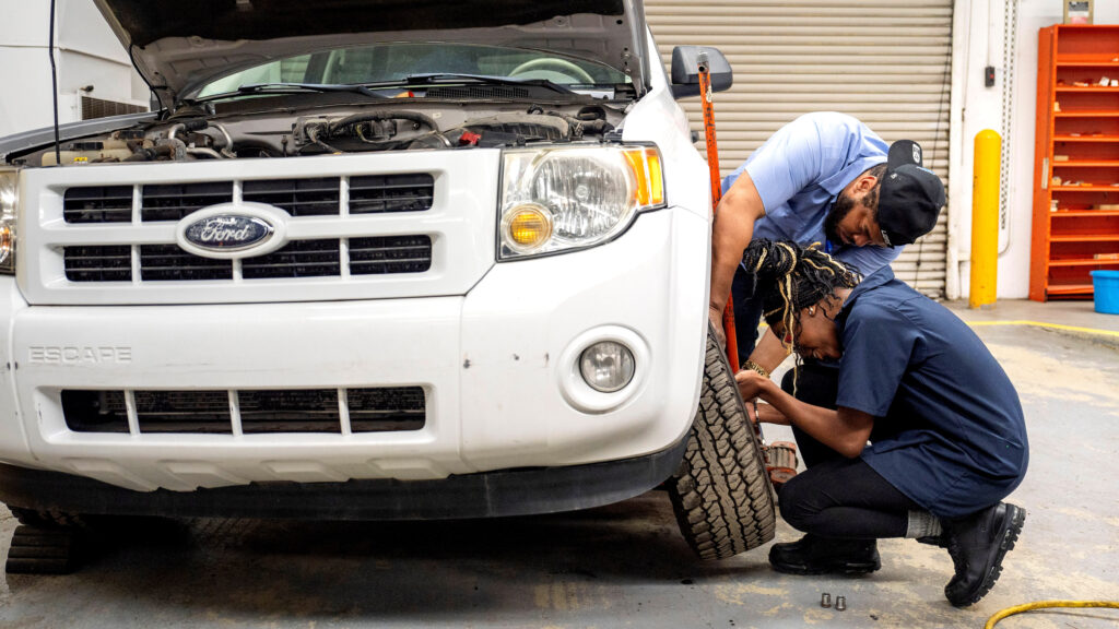  Trump Says Ford And GM Want A Bill To Restrict Your ‘Right To Repair’ Your Own Car