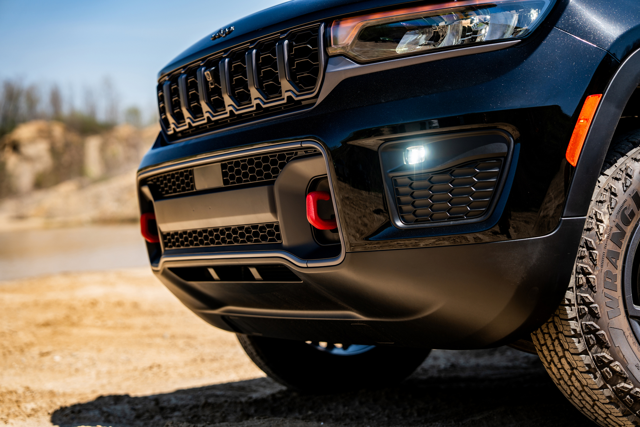 2027 Jeep Grand Cherokee 615 7