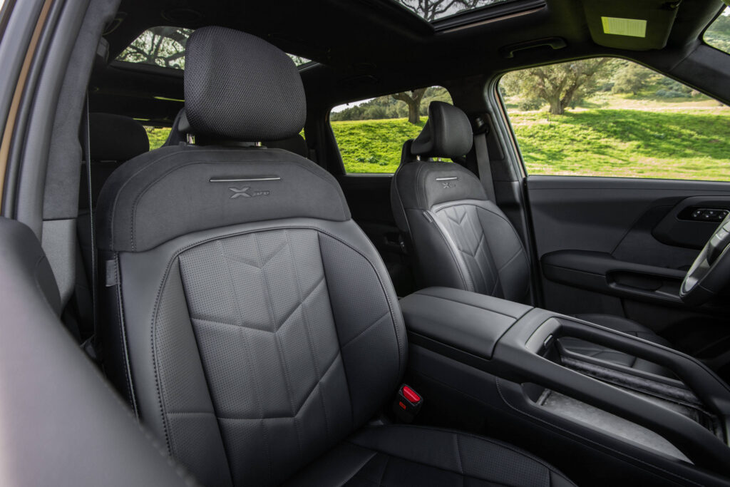  The Telluride&rsquo;s Seat Belt Locks Up, Mercedes&rsquo; Comes Loose, Both Get Recalled