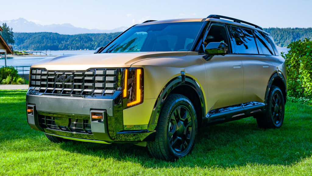  The Telluride’s Seat Belt Locks Up, Mercedes’ Comes Loose, Both Get Recalled