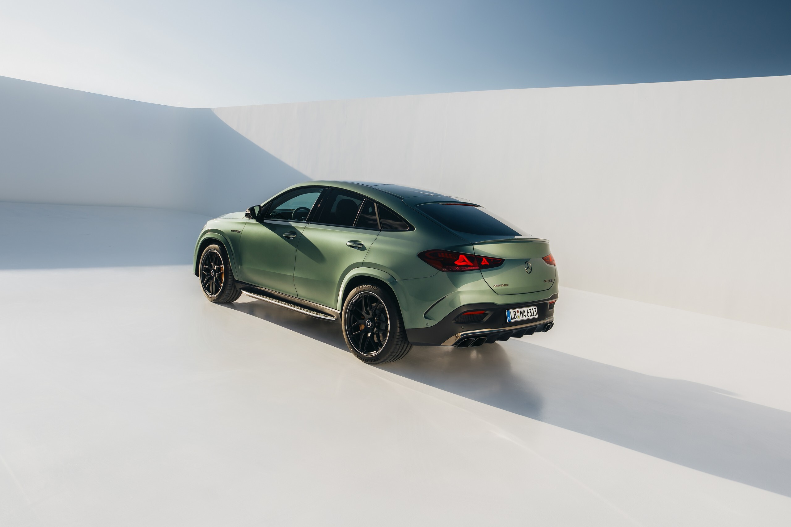 AMG’s New 603-HP GLE And GLS Hit 174 MPH With A Flat-Plane V8