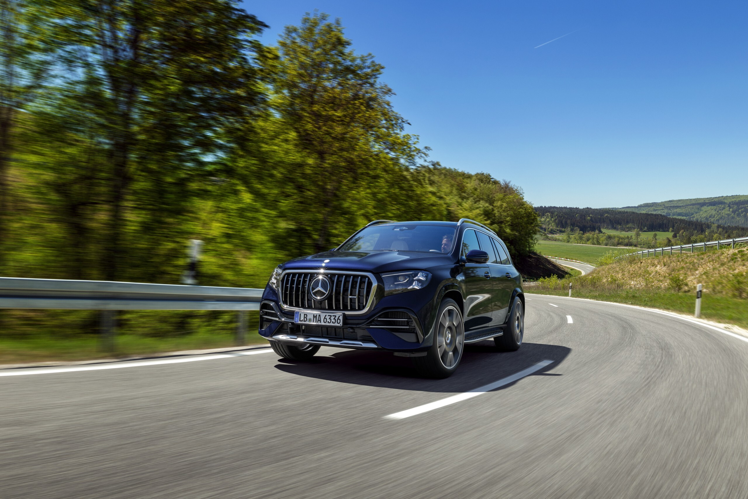AMG’s New 603-HP GLE And GLS Hit 174 MPH With A Flat-Plane V8