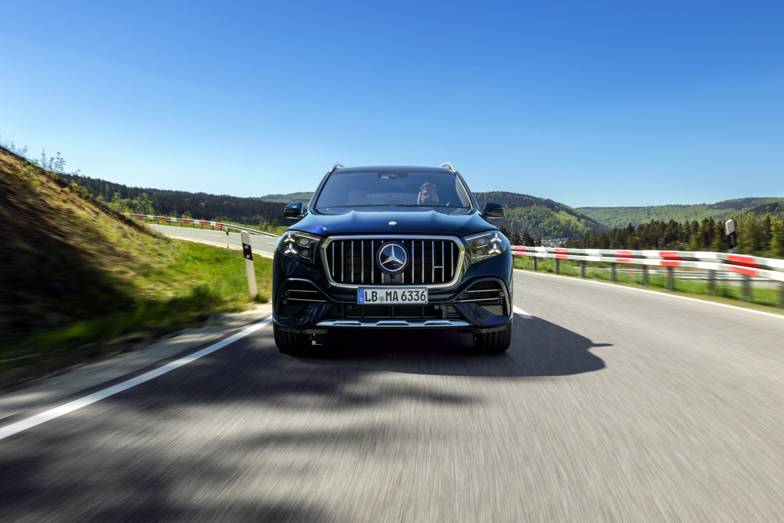 AMG’s New 603-HP GLE And GLS Hit 174 MPH With A Flat-Plane V8