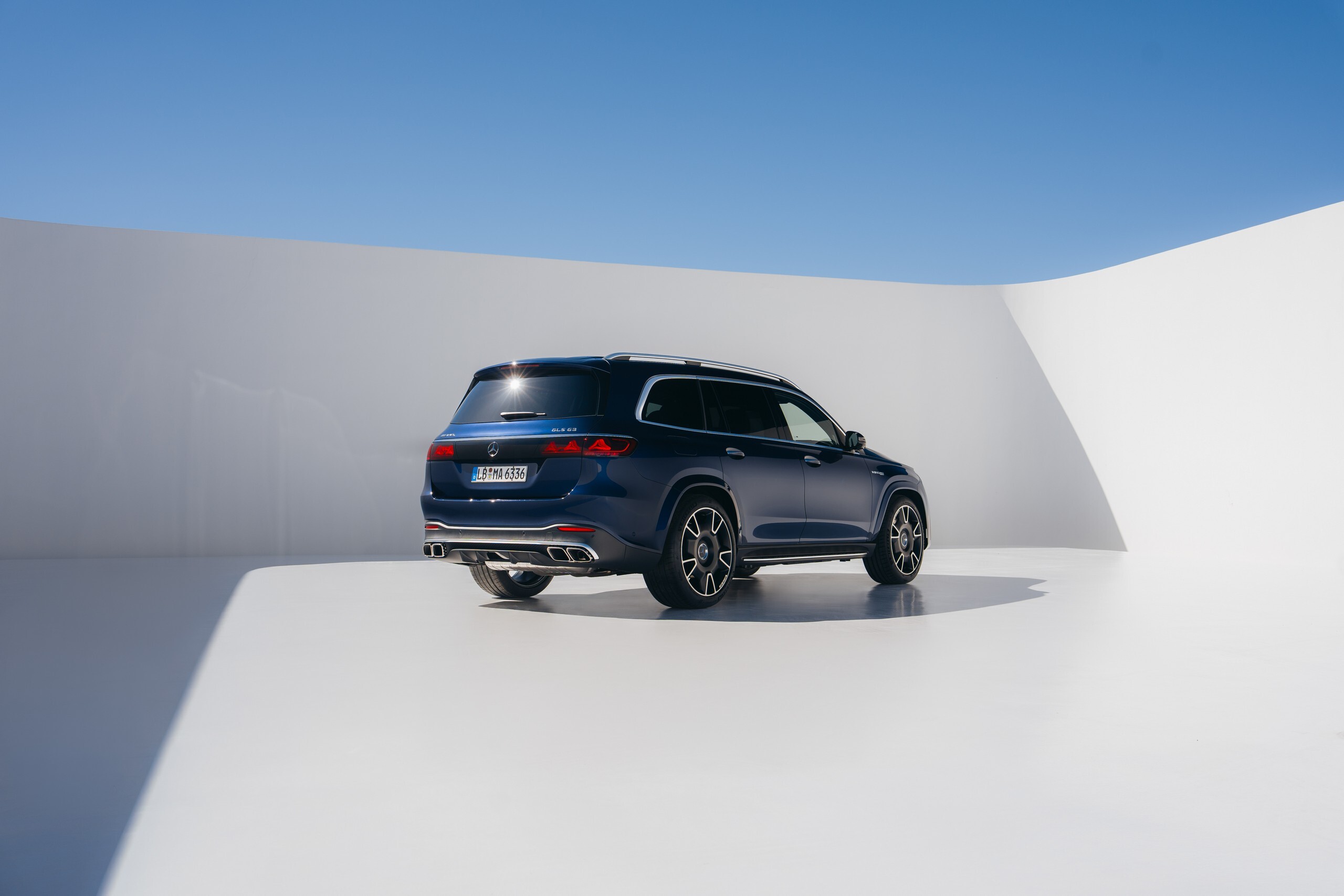 AMG’s New 603-HP GLE And GLS Hit 174 MPH With A Flat-Plane V8