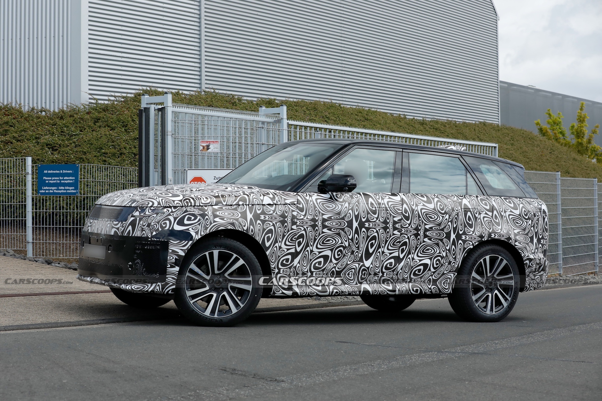 2027 Range Rover Sport facelift 00017